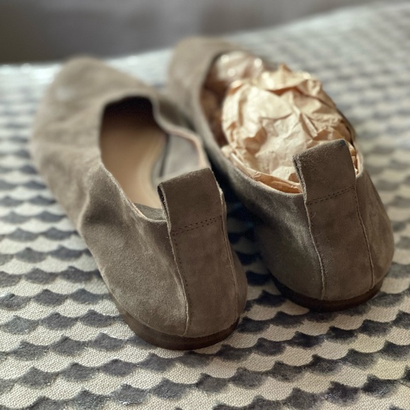H&M taupe suede flats - Picture 6 of 10